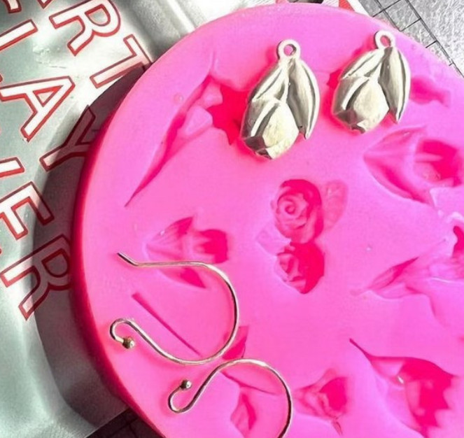 Siliconen mal verschillende bloemetjes met steel Afmeting mal ca 7,5 cm - Afbeelding 2