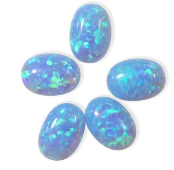 Cabochon d'opale synthétique bleu clair 6*4 – Image 2