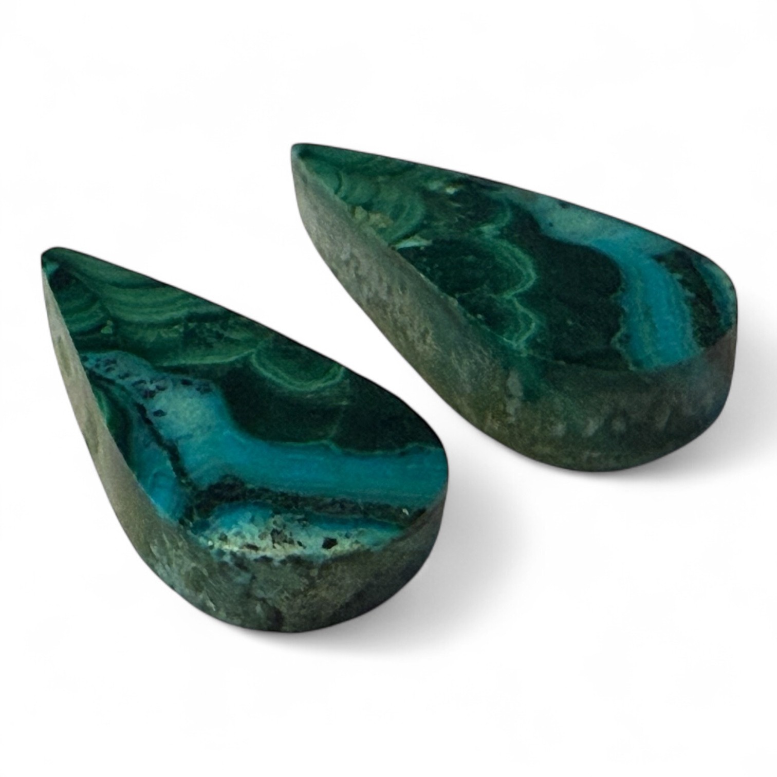 Set Natuursteen Shattuckite afmeting ca 10*20mm